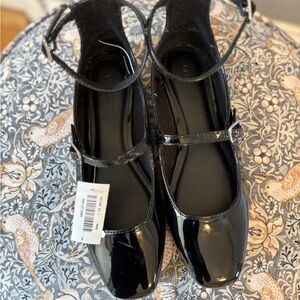 Old Navy Black Patent Leather Mary Jane Shoes